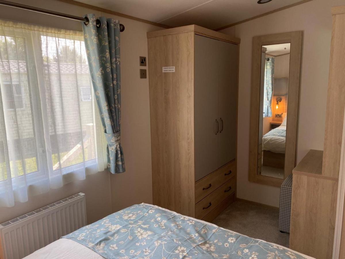 Lake District Prestige Caravan, 3 Bedrooms, Sleeps 8 On Haven Holiday Park Flookburgh Exterior foto