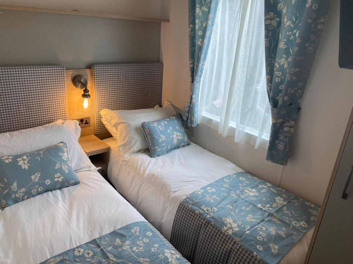 Lake District Prestige Caravan, 3 Bedrooms, Sleeps 8 On Haven Holiday Park Flookburgh Exterior foto