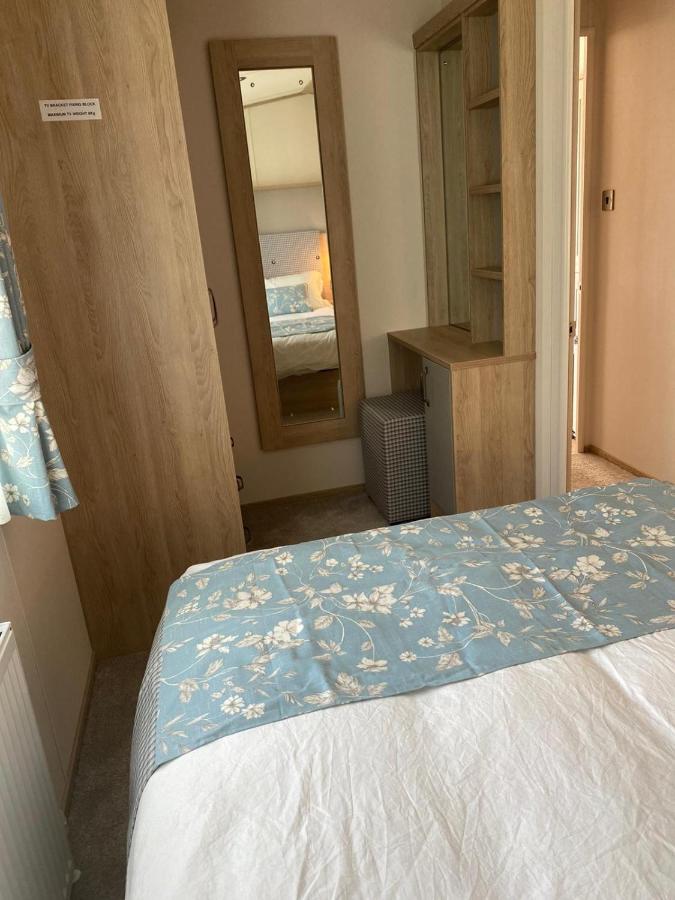 Lake District Prestige Caravan, 3 Bedrooms, Sleeps 8 On Haven Holiday Park Flookburgh Exterior foto